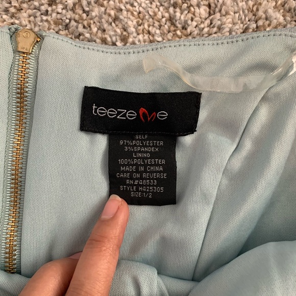 3/$30 bundle Floral Mini dress - Picture 5 of 6